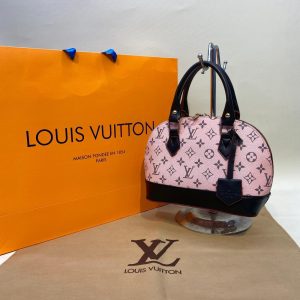 LOUİS VUİTTON EL ÇANTALARI