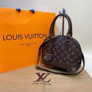 LOUİS VUİTTON EL ÇANTALARI