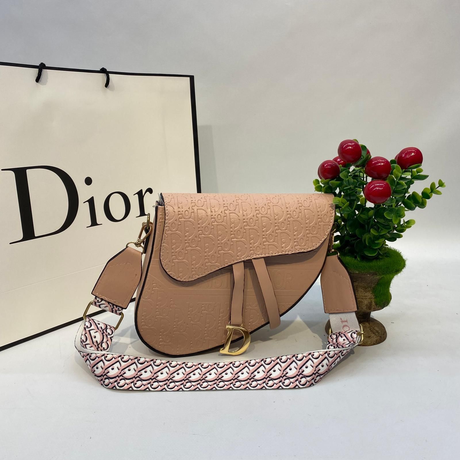ASKILI TOPTAN GUCCİ MARKA ÇANTA