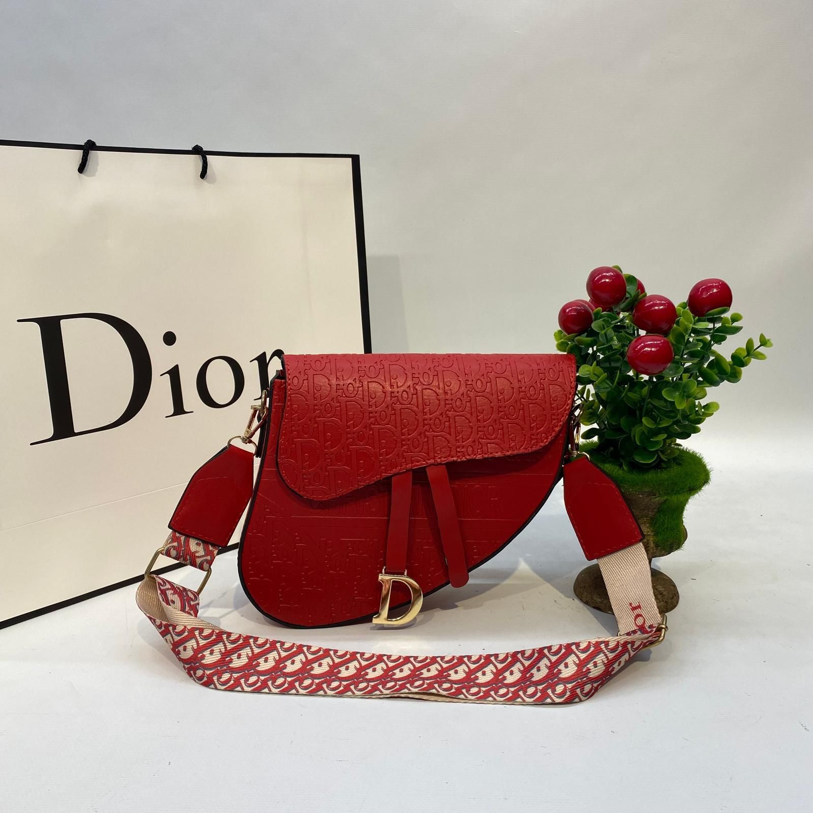ASKILI TOPTAN GUCCİ MARKA ÇANTA