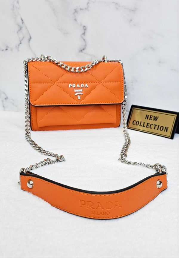prada askili kadin cantasi
