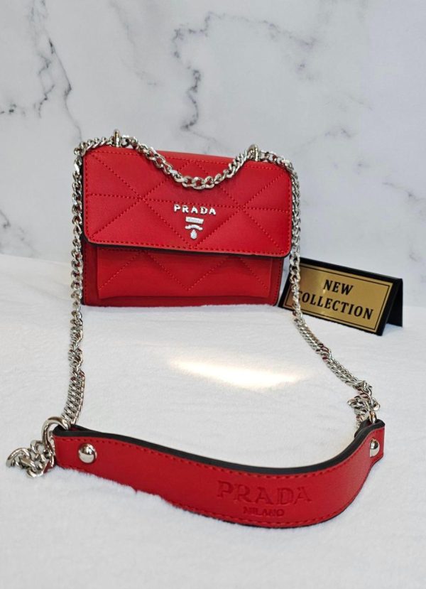 prada askili kadin cantasi