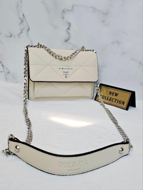 prada askili kadin cantasi
