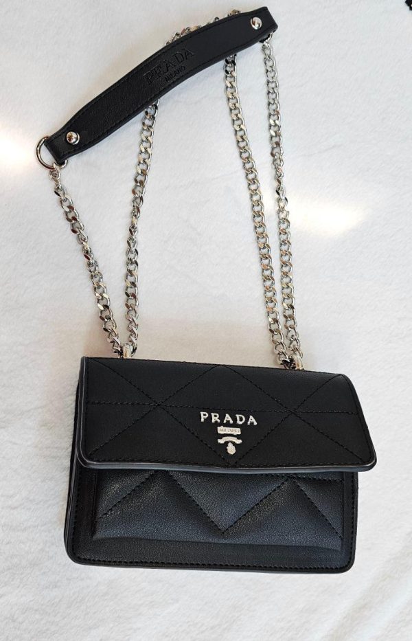 prada askili kadin cantasi