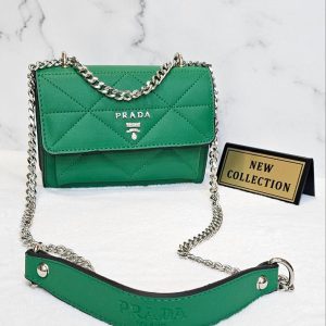 prada askili kadin cantasi