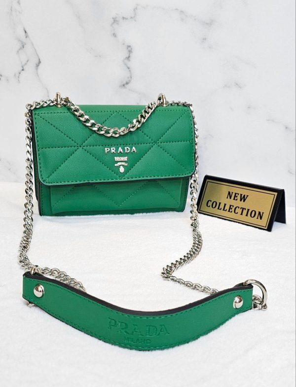 prada askili kadin cantasi