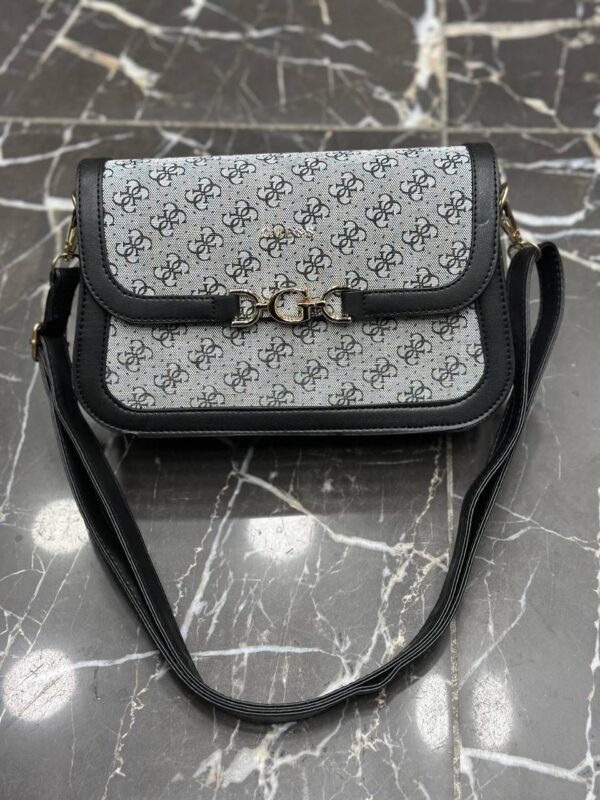 askılı guess canta