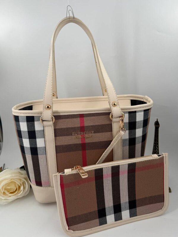 Burberry Kanvas Omuz Çantası