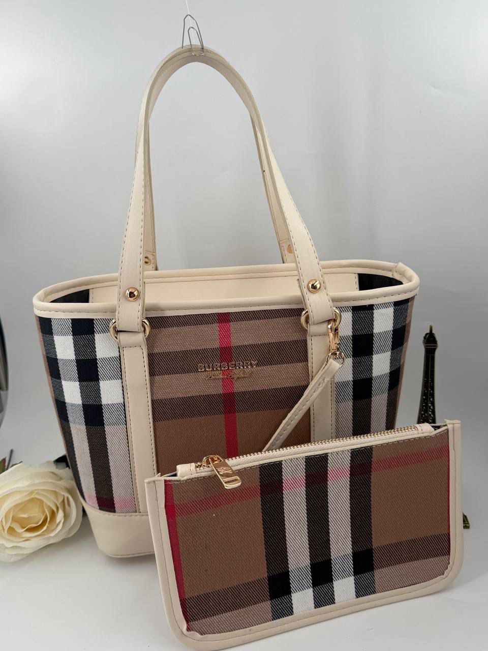 Burberry Kanvas Omuz Çantası